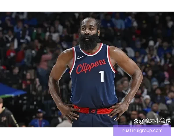 詹姆斯五项数据登顶历史首位 41分11篮板1米85后卫复制哈登壮举